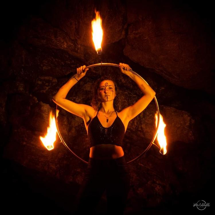 Illumina performing with hire hoops